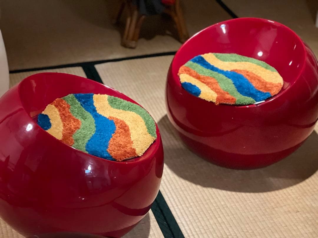 ボールチェア　スペースエイジ　ミッドセンチュリー　レトロポップ　球体　椅子