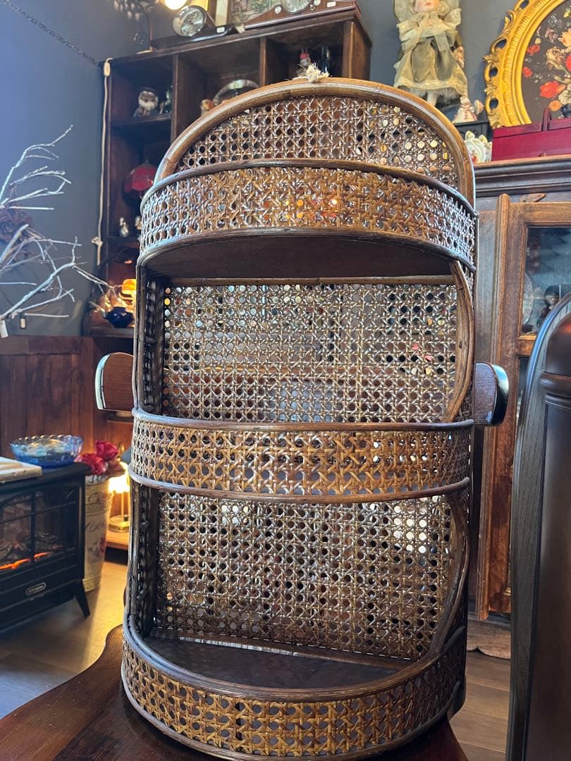 レトロな３段カゴ　壁掛け　60㌢✖️35㌢