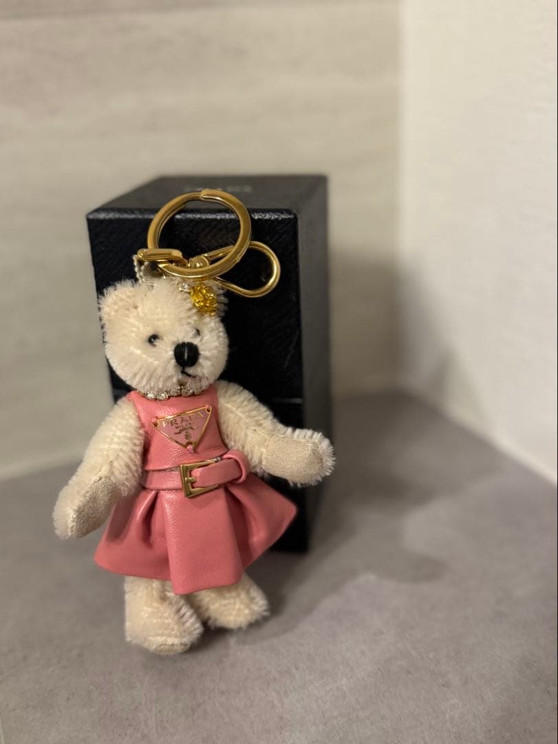 【年末年始はお値引き交渉OK！】プラダ　PRADA テディ　キーホルダー
