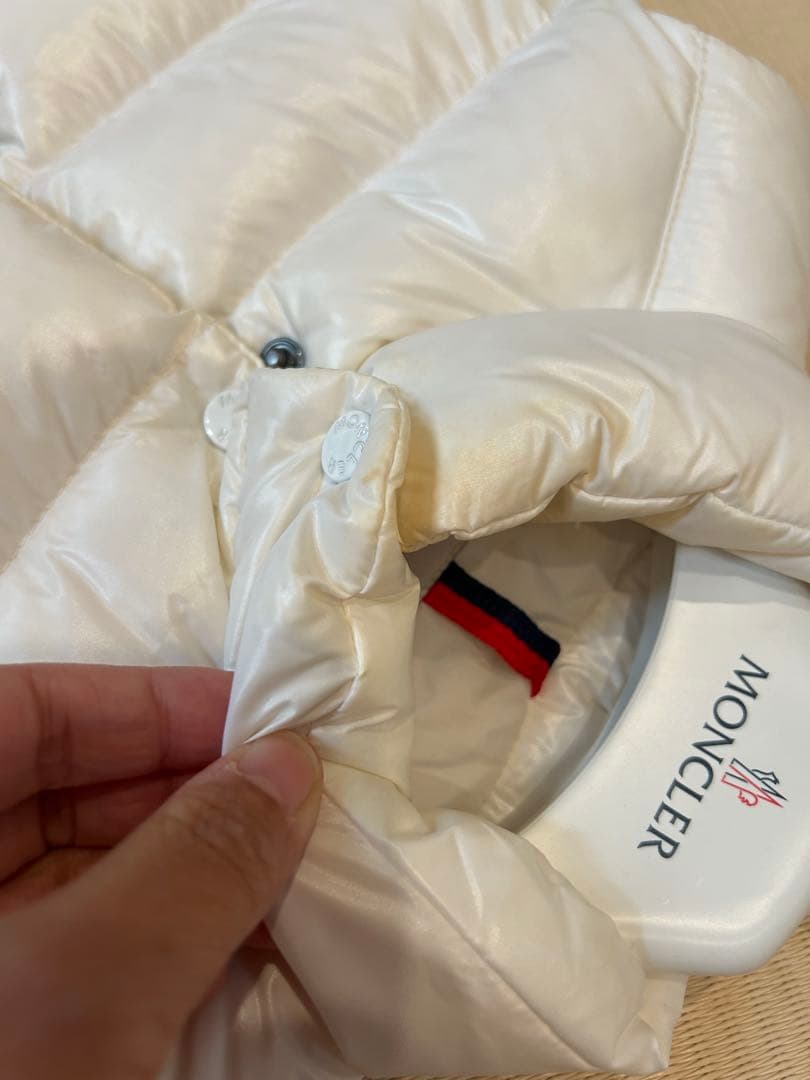 MONCLER ホワイト ダウンベスト
