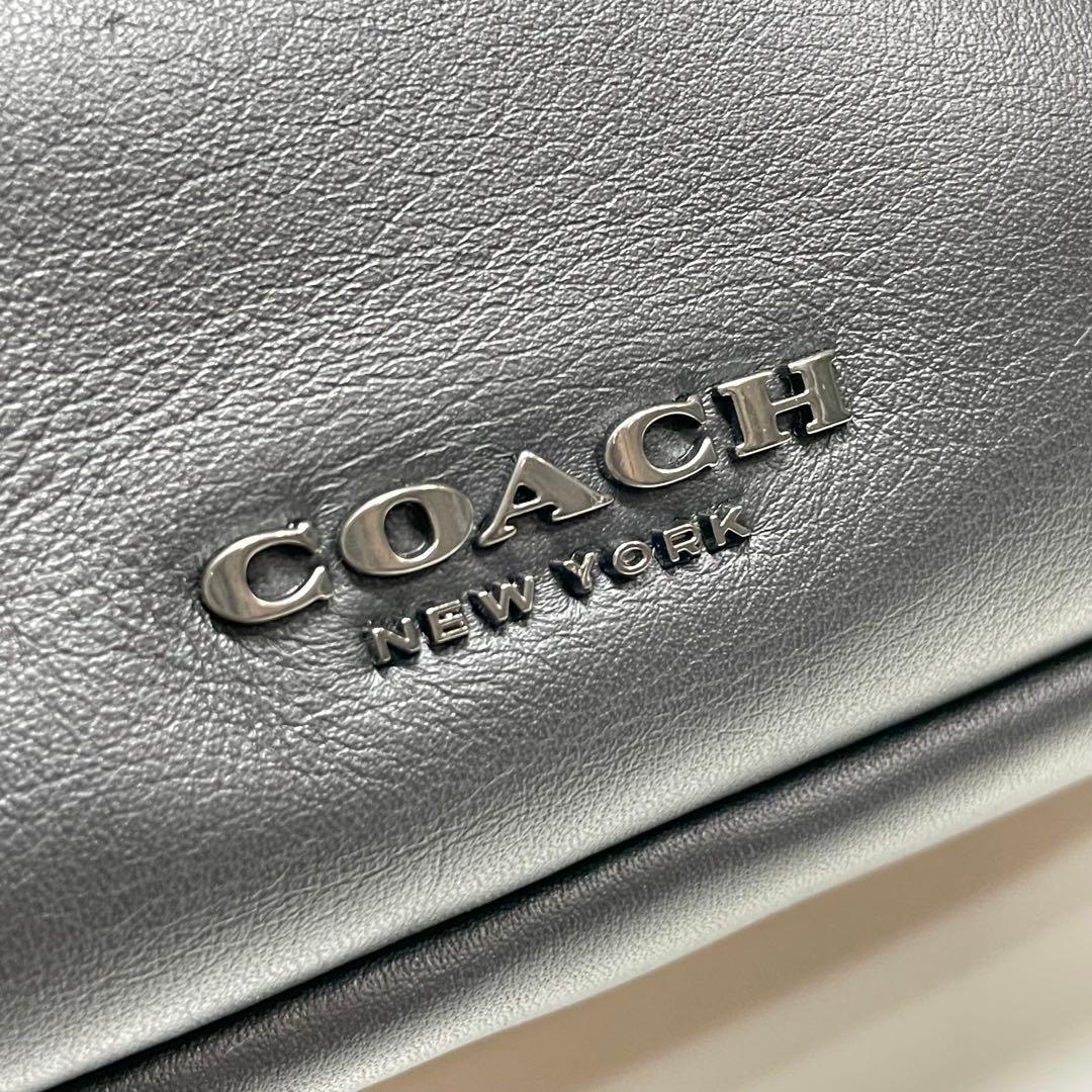 パ*ズ様 新品　COACH ブラック レザー ボディバッグ