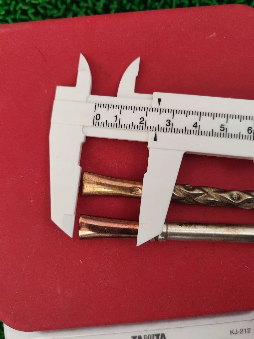 18Kと800の刻印が入ったヴィンテージメタルストロー