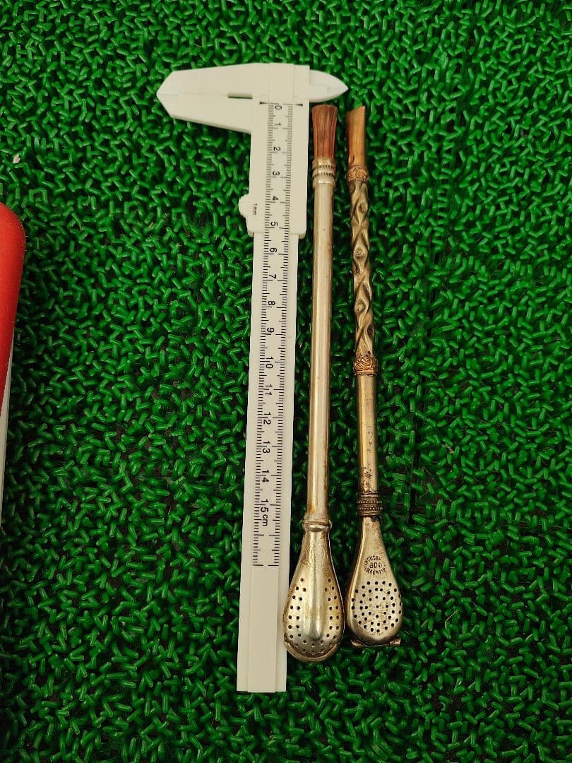 18Kと800の刻印が入ったヴィンテージメタルストロー