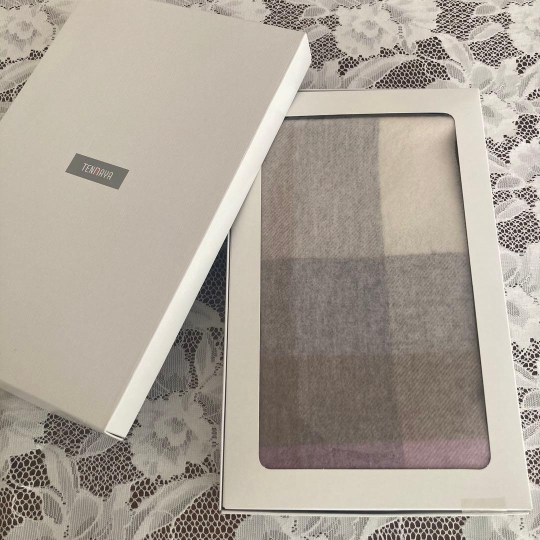 【新品】アクアスキュータム チェック柄マフラー ピンク グレー/パープル