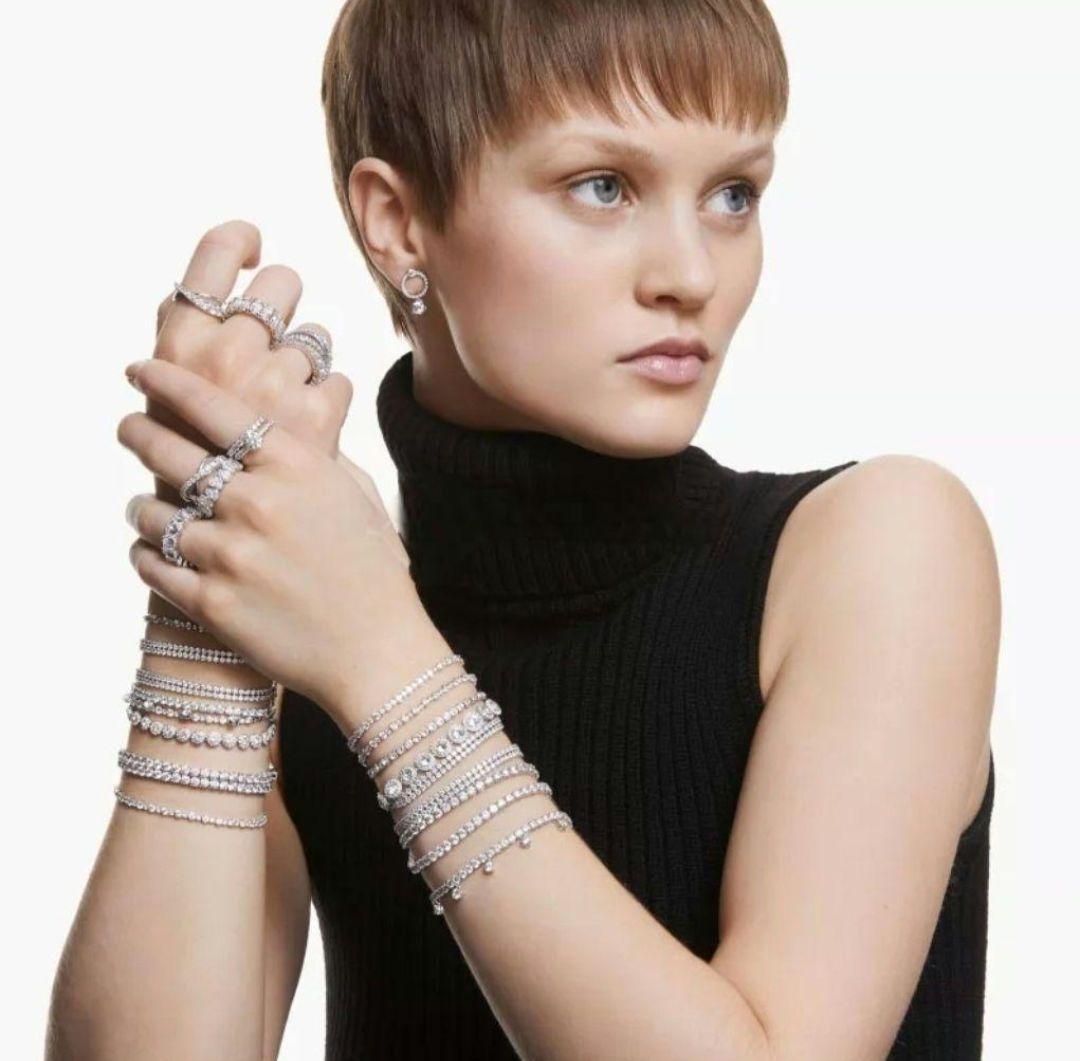 ほぼ新品 SWAROVSKI Matrix テニス ブレスレット スワロフスキー