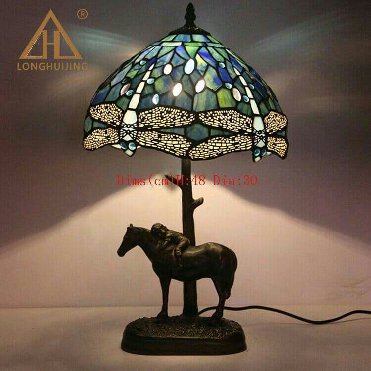 ティファニースタイルテーブルランプ電気スタンドガラスランプ\r 緑のトンボ馬の0