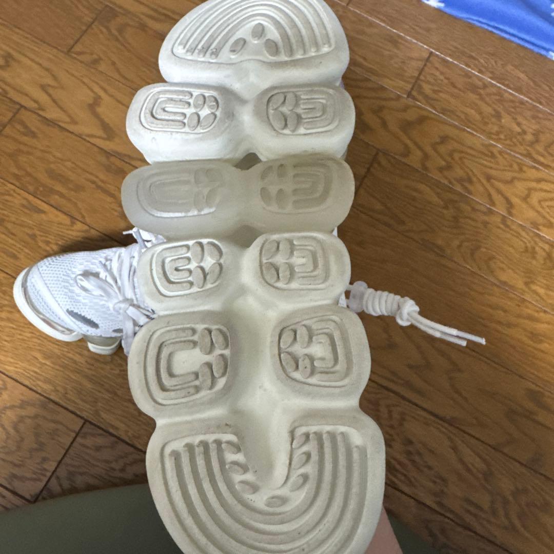 ミキオサカベ　スニーカー