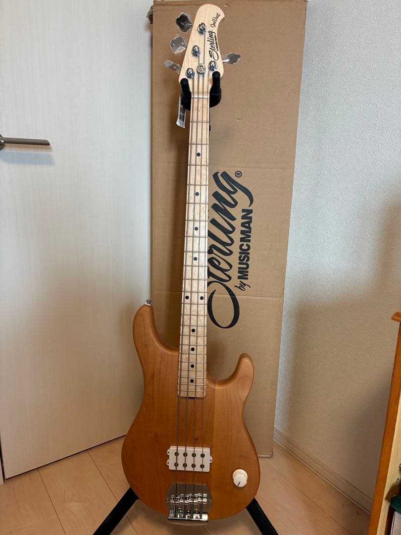 Sterling by Music Man Joe Dart エレキベース