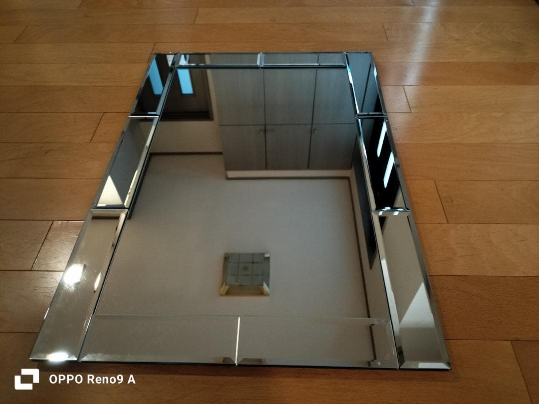 シンプル・モダン ノンフレームミラー　【新品・未使用】