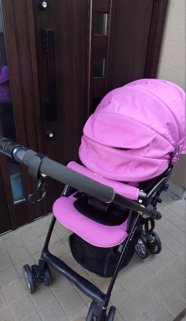 ピンクの軽量ベビーカー専用