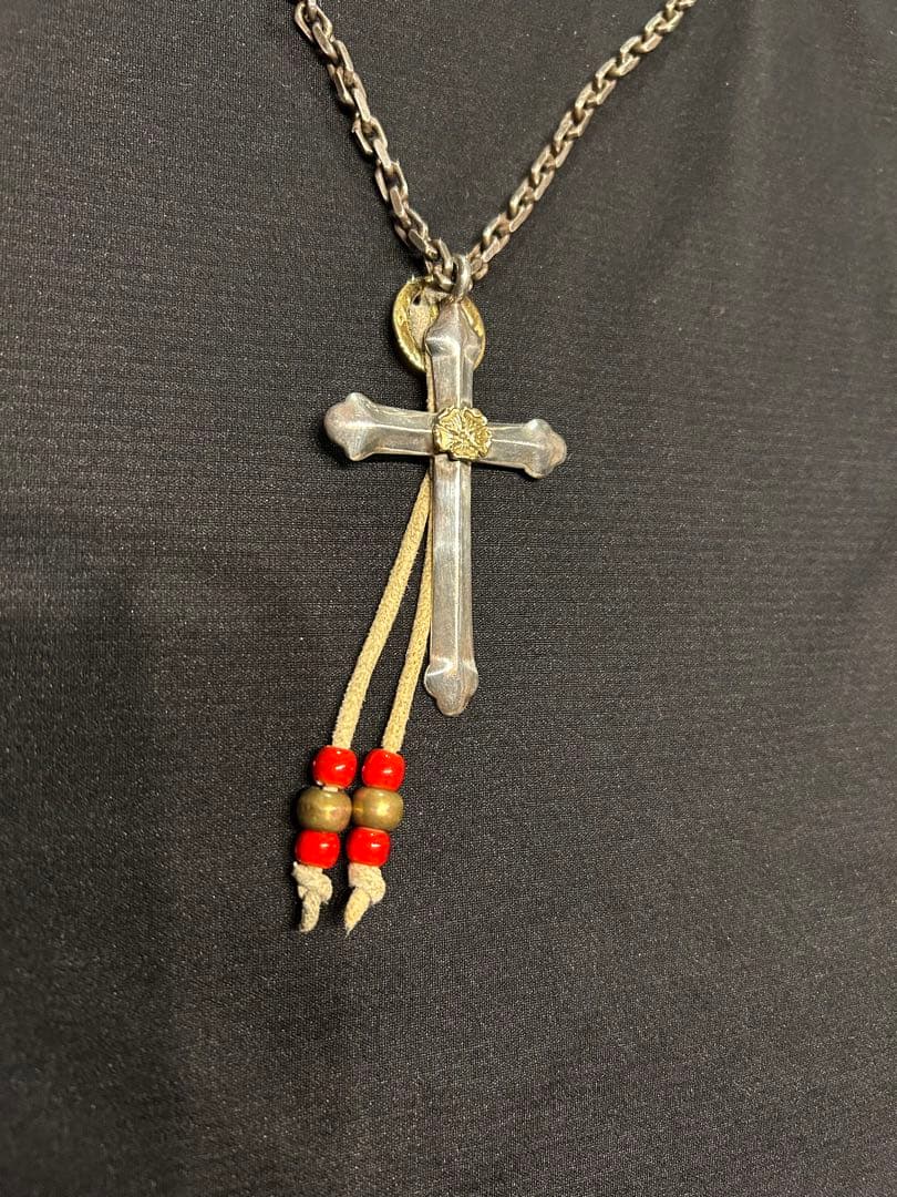 N*️様 ローズクロス カスタムネックレス（イーグルフック・赤ビーズ）