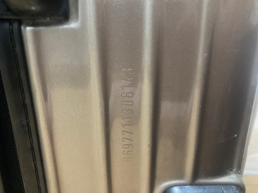 RIMOWAサルサ 97L 4輪ス ーツケース正規品　美品 軽量　金　限定　日本