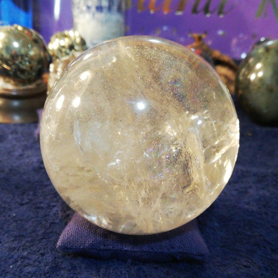 虹水晶　 希少丸玉　800g