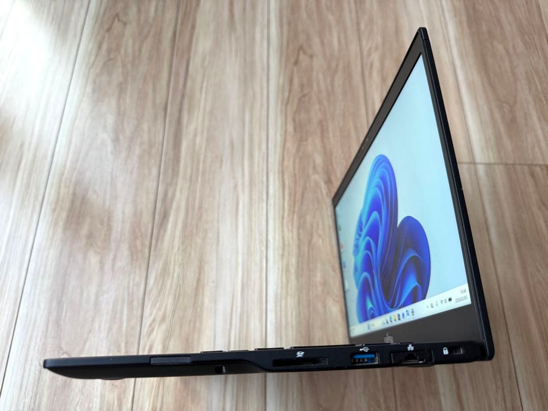 軽量751g LIFEBOOK U9310/E i5メモリ8GB SSD256G