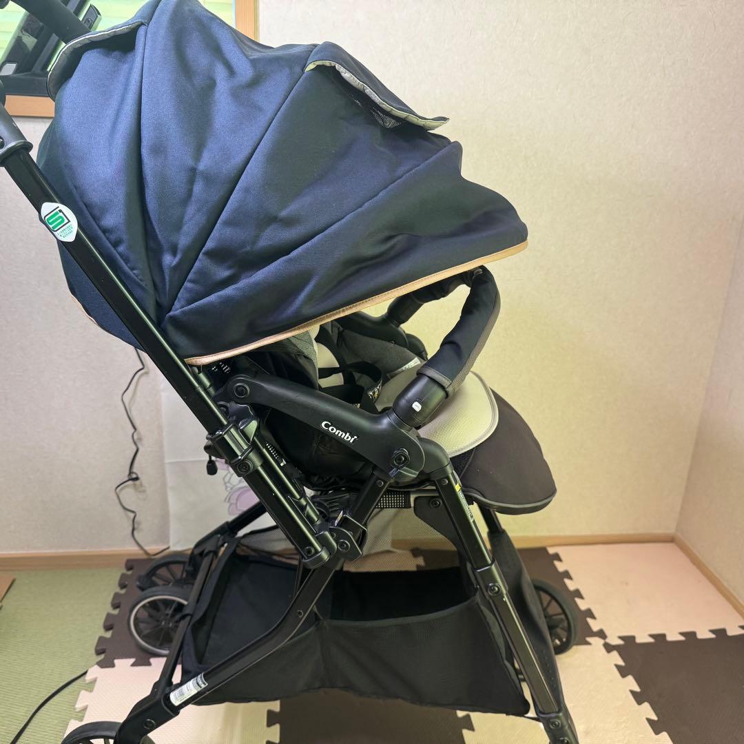 【美品】 Combi コンビ スゴカルα 4キャス Compact
