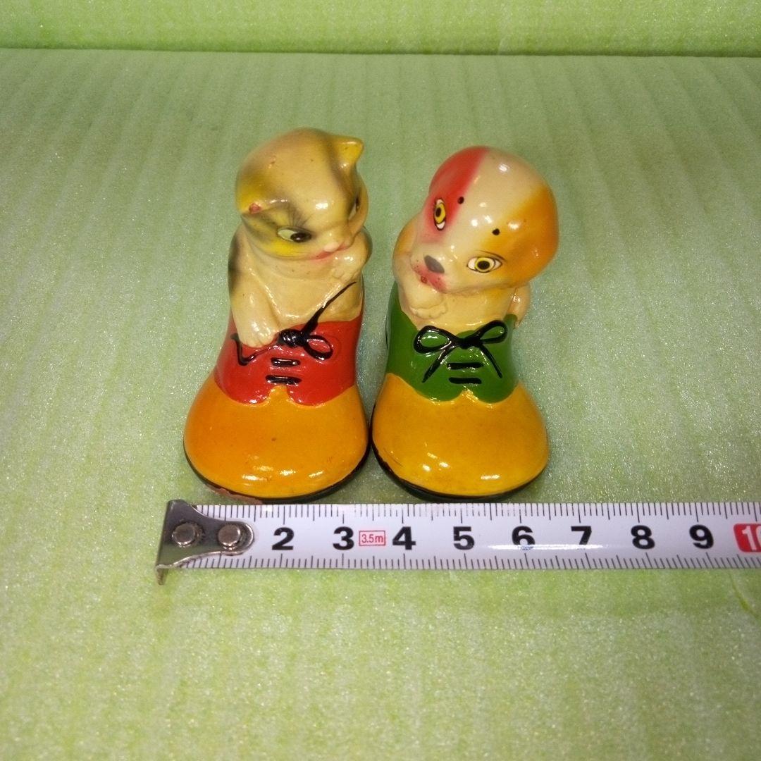 猫と犬の靴型置物　靴に入った猫と犬の鉛筆削り　フィギュア　アンティーク　レトロ