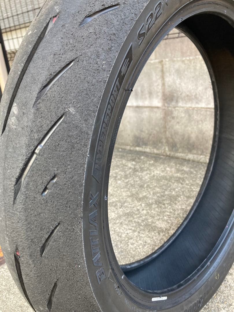 ブリヂストン S22 タイヤ110/70 140/70 バトラックス　前後