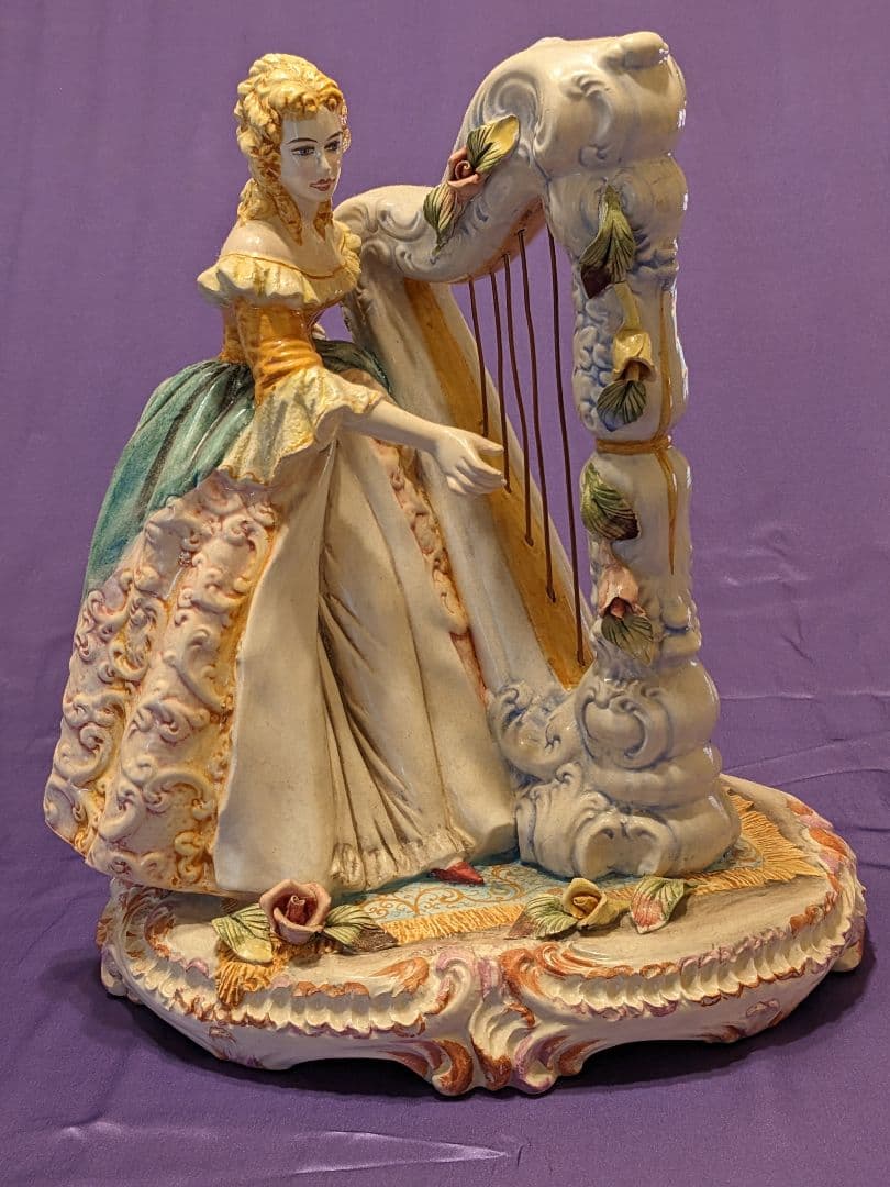 D.Poloniato 作 【ハープを弾く娘】