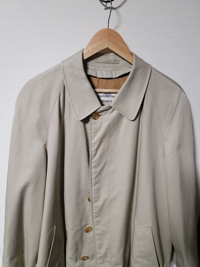 アクアスキュータム　ステンカラーコート