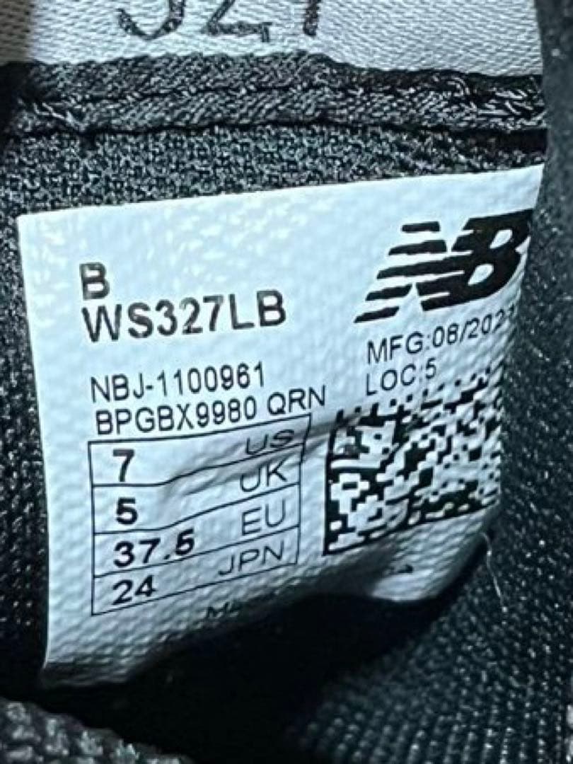ニューバランス 327 WS327LB ブラック　24.0