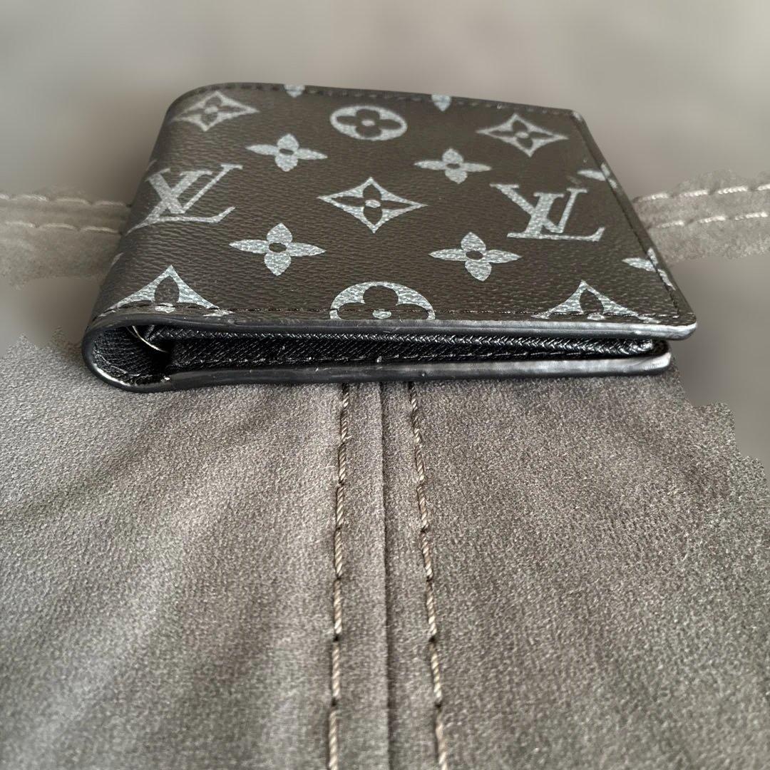 Louis Vuitton 二つ折り財布 グレー モノグラム