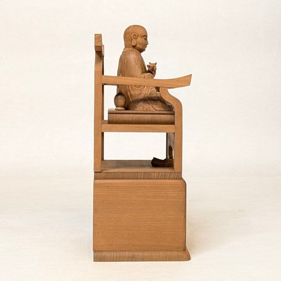 【セール・新品】 弘法大師　紅檀　上彫　総高さ約19.5cm　箱台付　空海