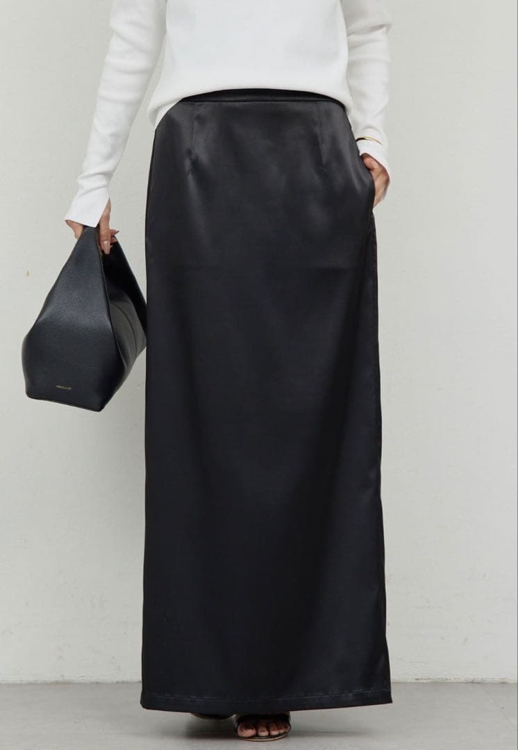 本日限定お値下げ！GALLARDAGALANTE ストレッチサテンタイトスカート