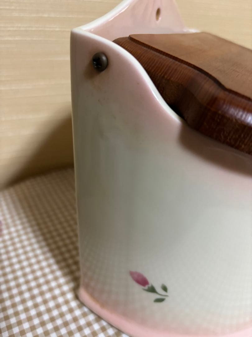 ニャンコ先生　マニーローズ木製蓋陶器小物入れ