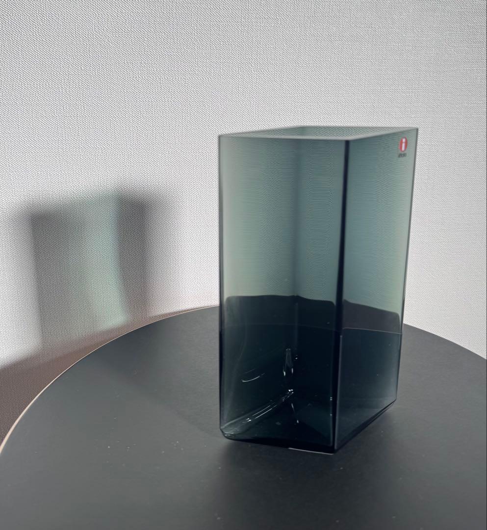 新品  イッタラ ルーツ グレー ベース 花瓶 ガラス ruutu