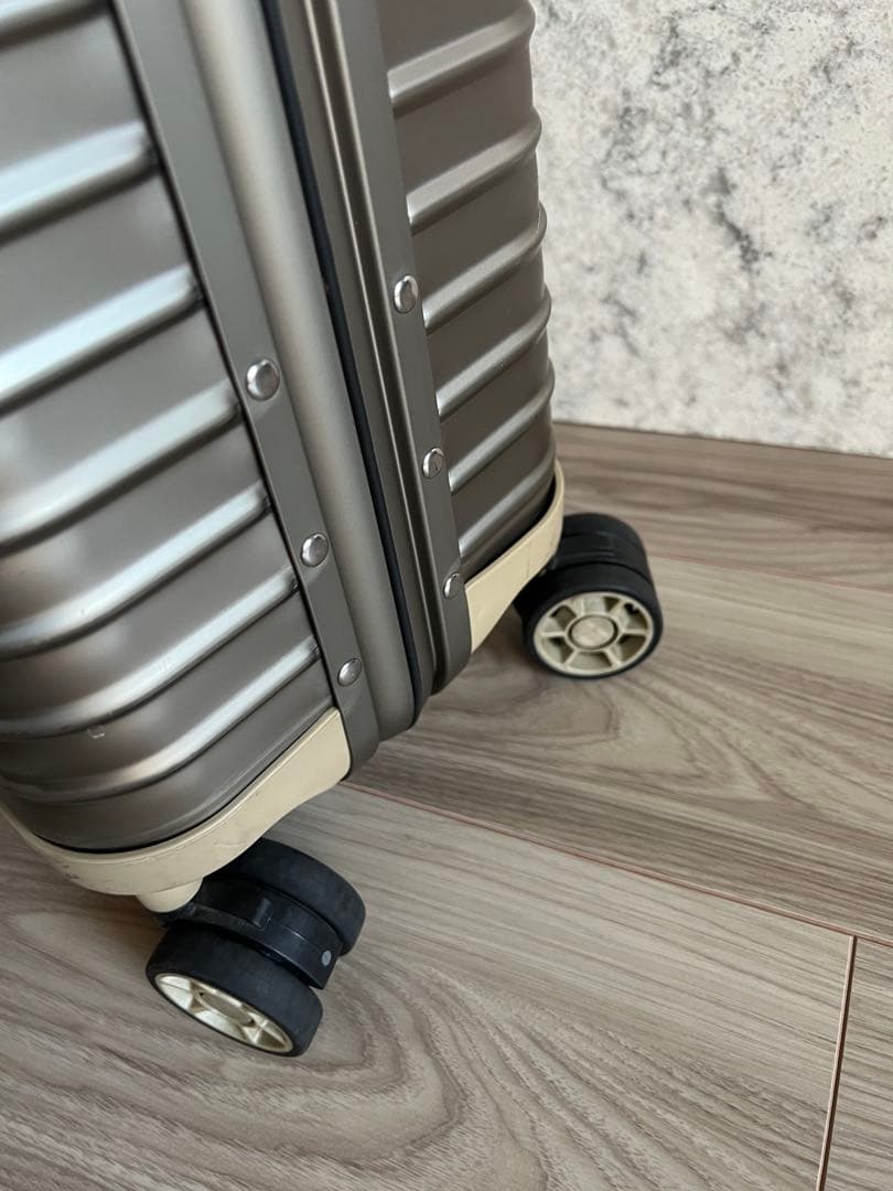 TAMO RIMOWA リモワ トパーズ チタニウム ビジネストロリー4輪