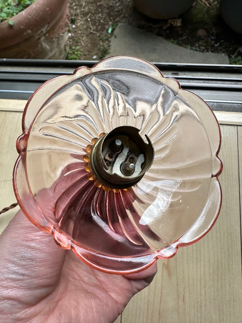 20年代 フランス アンティーク 螺旋模様ピンクガラスのお花アトリエランプ＊