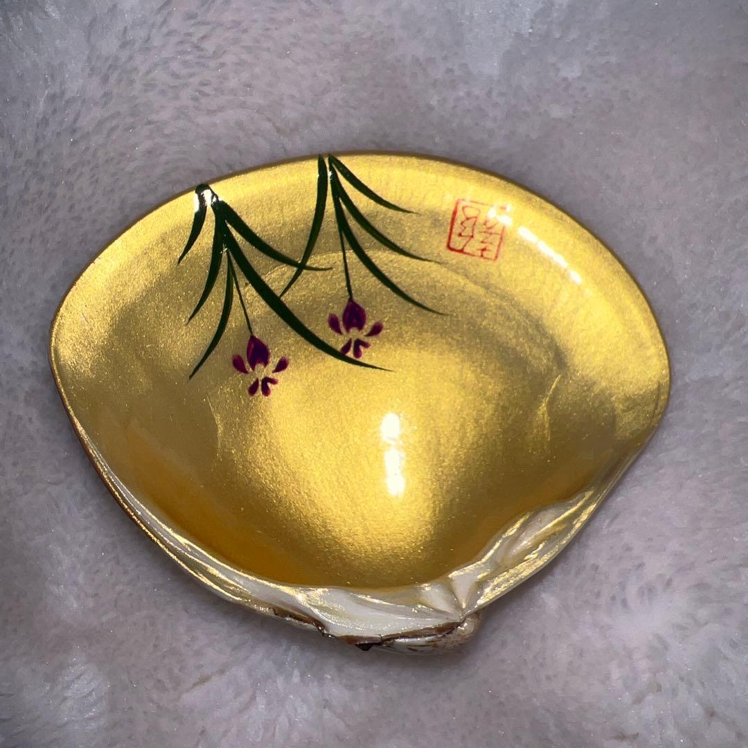 金色の陶器製蛤小皿