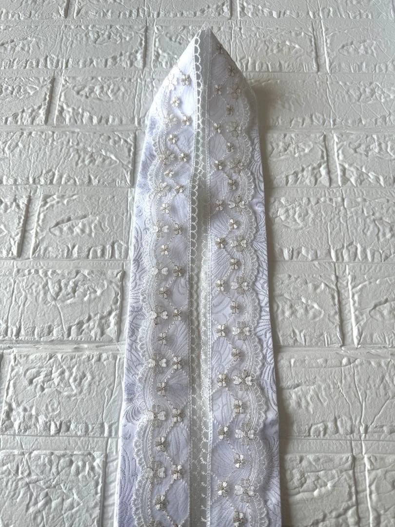白、金、銀の小物セット　刺繍レース重ね衿　フリル付きレース半衿　レース帯揚げ　他