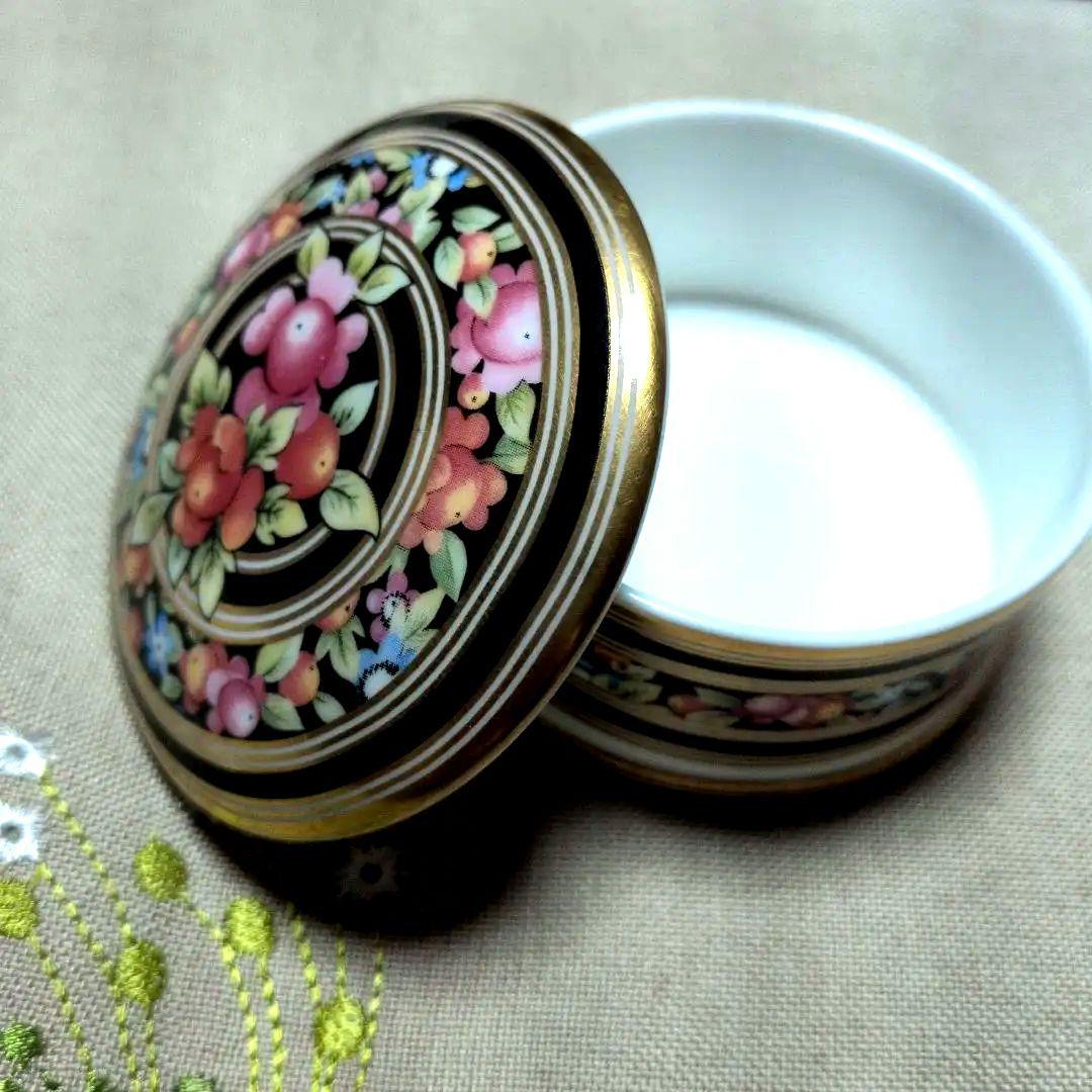 ウェッジウッドラウンドボックス