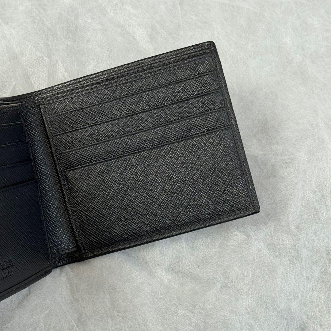 ⭐️未使用級⭐️　PRADA　サフィアーノトライアングル　二つ折り財布　ブラック
