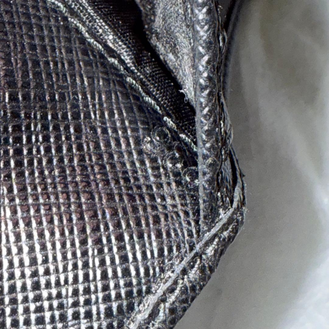 ⭐️未使用級⭐️　PRADA　サフィアーノトライアングル　二つ折り財布　ブラック