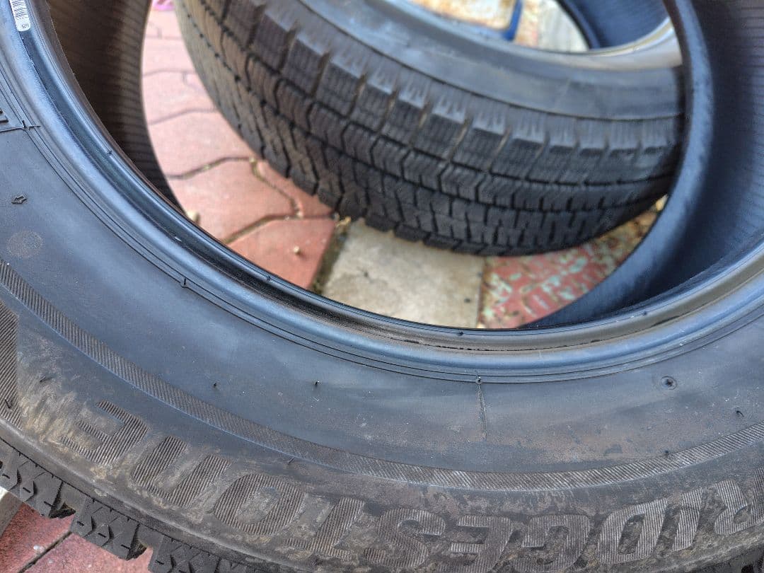 ブリザック VRX2 225/60R17 2022年製 残り溝7.5mm
