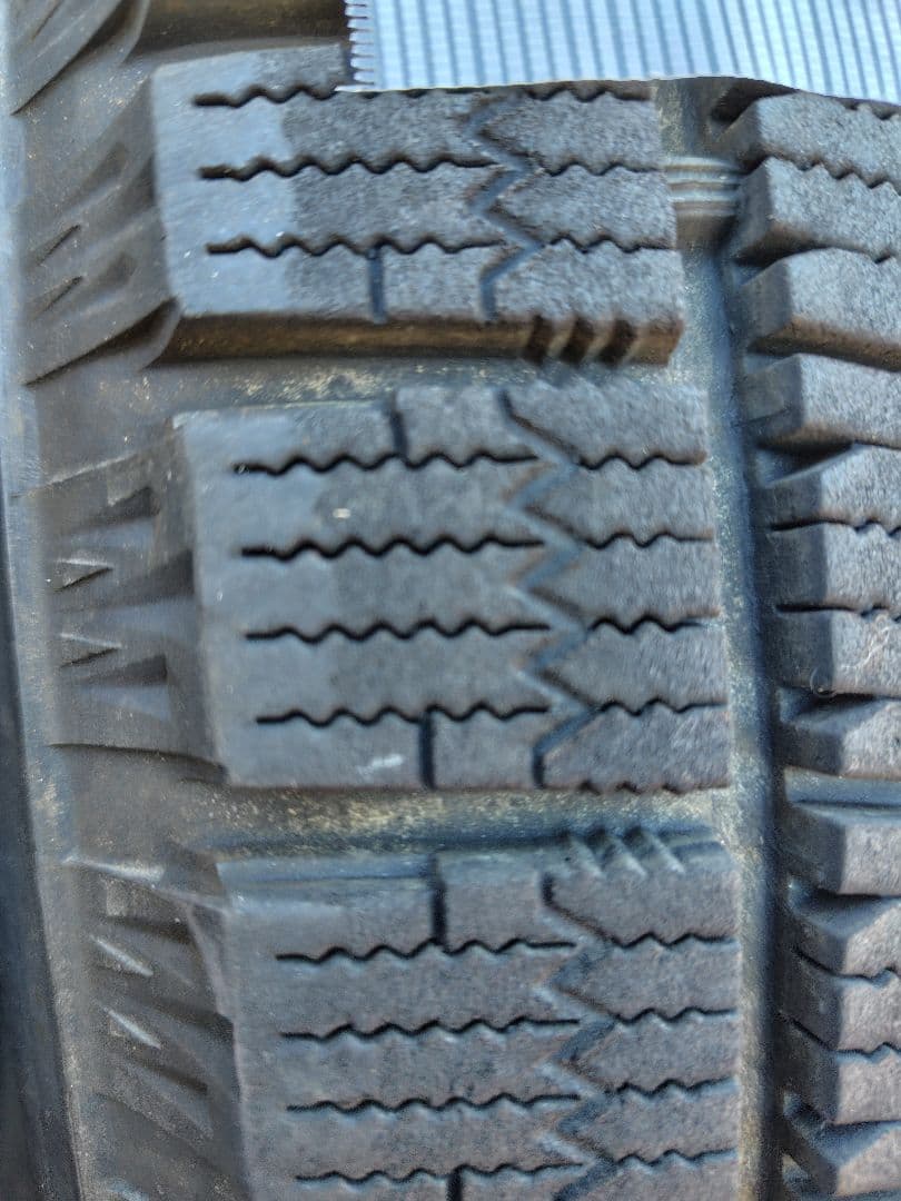 ブリザック VRX2 225/60R17 2022年製 残り溝7.5mm