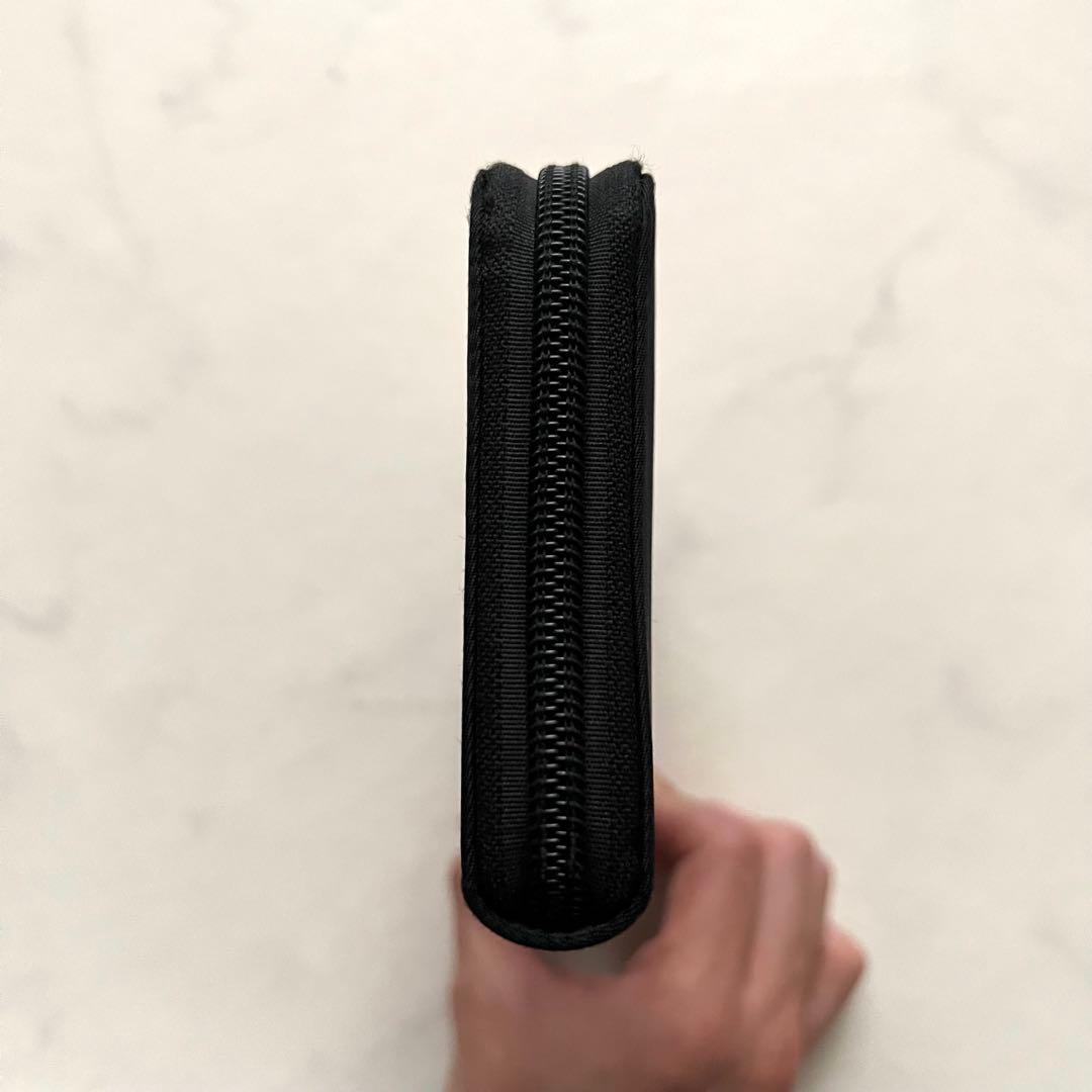 プラダ 長財布 ラウンドジップ 三角プレート ナイロン ブラック サフィアーノ