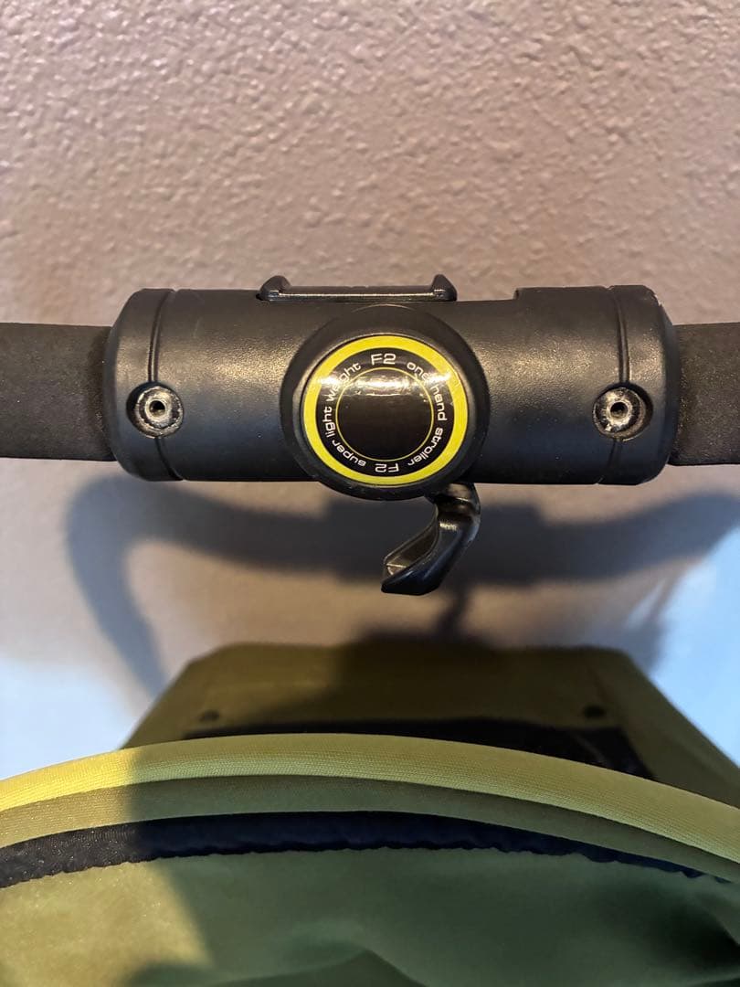 Combi F2 plus　AD-300 ベビーカー　グリーン 　特典付き！