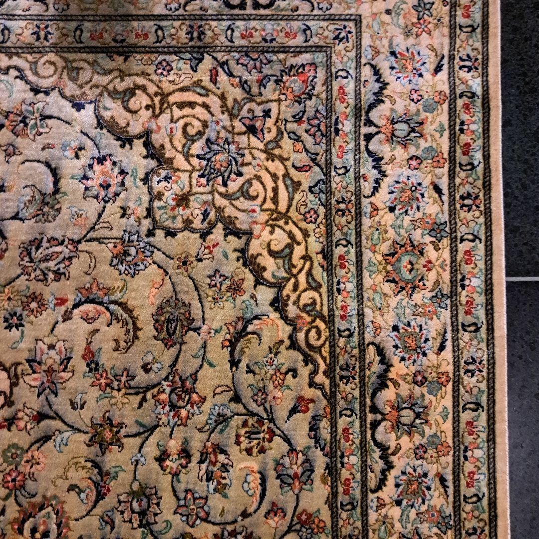 ペルシャ絨毯　100万ノット　シルク100%