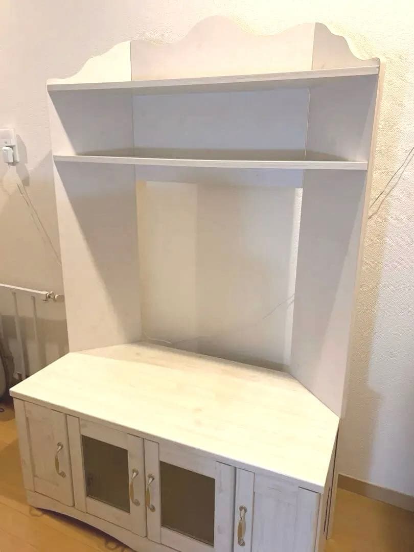 テレビ台、白地 木目調、テレビの大きさに合わせて飾り棚の高さを調節できます