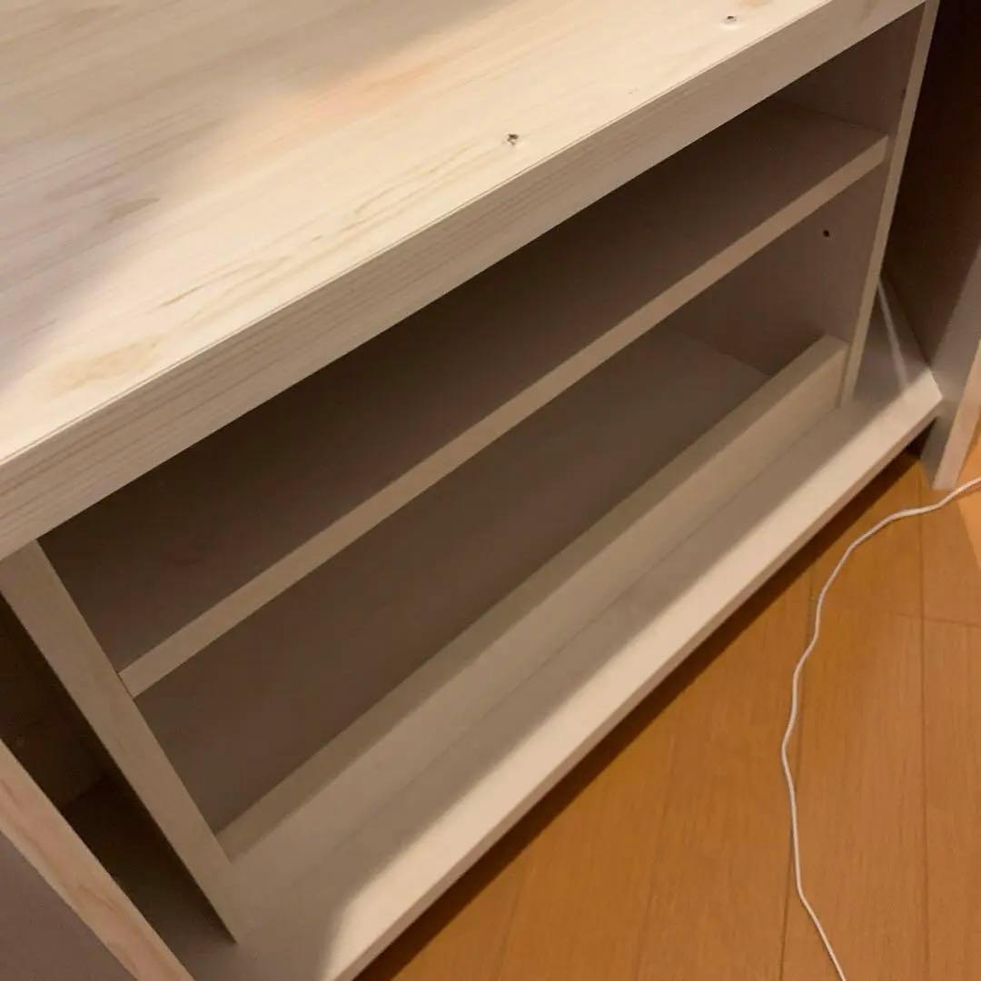 テレビ台、白地 木目調、テレビの大きさに合わせて飾り棚の高さを調節できます