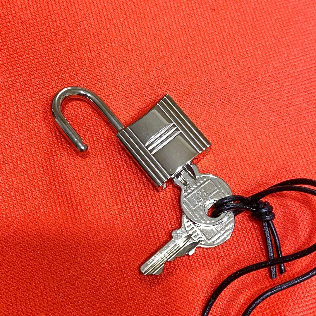 エルメスカデナ キー２個付き