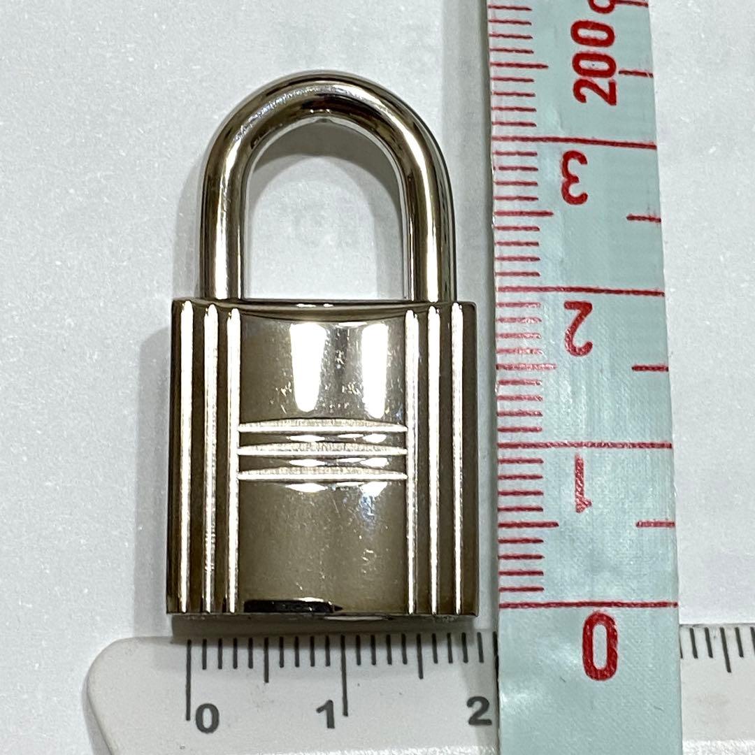 エルメスカデナ キー２個付き