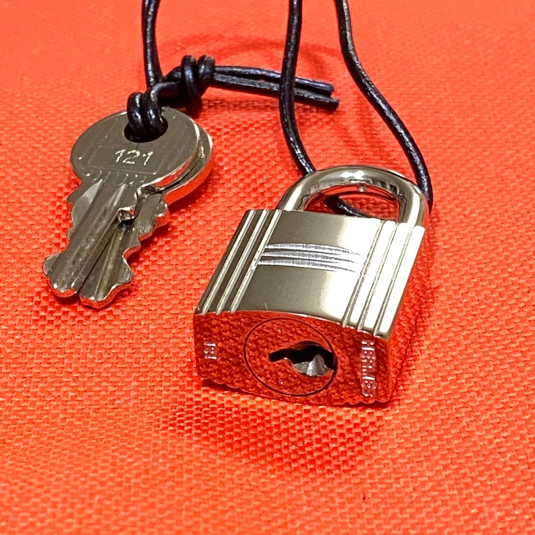 エルメスカデナ キー２個付き