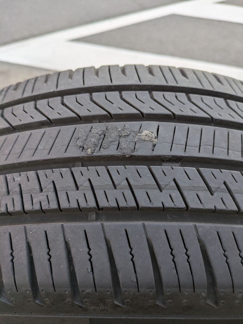 ピレリ　p8 fs プレミアム　215/45r17 23年製　バリ山①