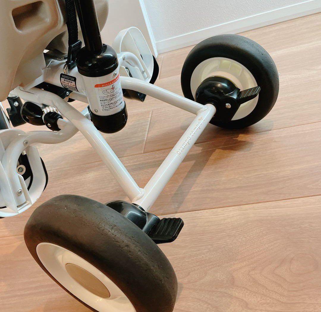 【美品】ides 折りたたみおさんぽ　コンポ ベージュ 折りたたみ三輪車