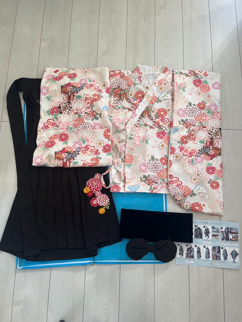 キャサリンコテージ　140 袴セット　卒園式　袴　襟巻きと髪飾り付き♡ 美品