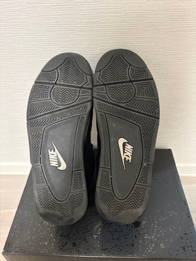 Nike Air Jordan 4 ブラックキャット